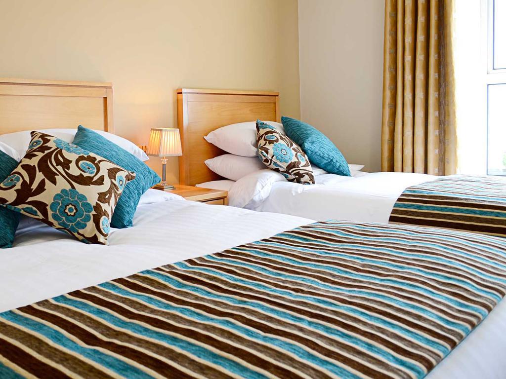 Cill Aodain Court Hotel Kiltimagh Esterno foto