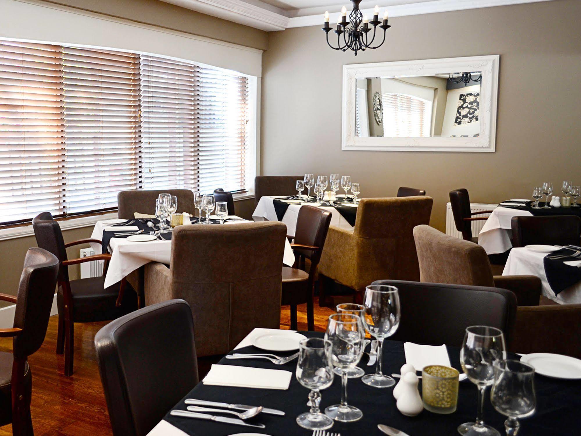 Cill Aodain Court Hotel Kiltimagh Esterno foto