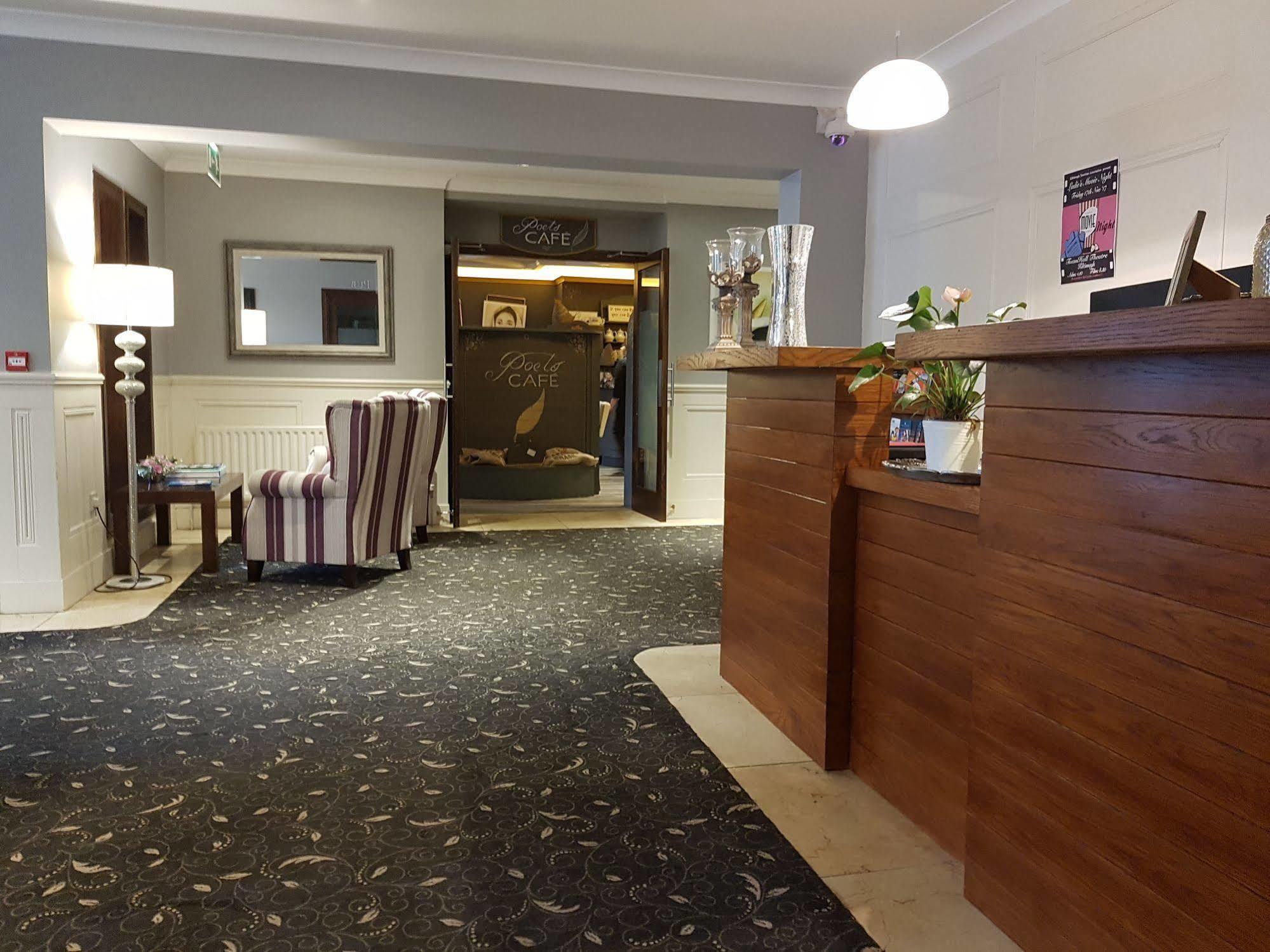 Cill Aodain Court Hotel Kiltimagh Esterno foto