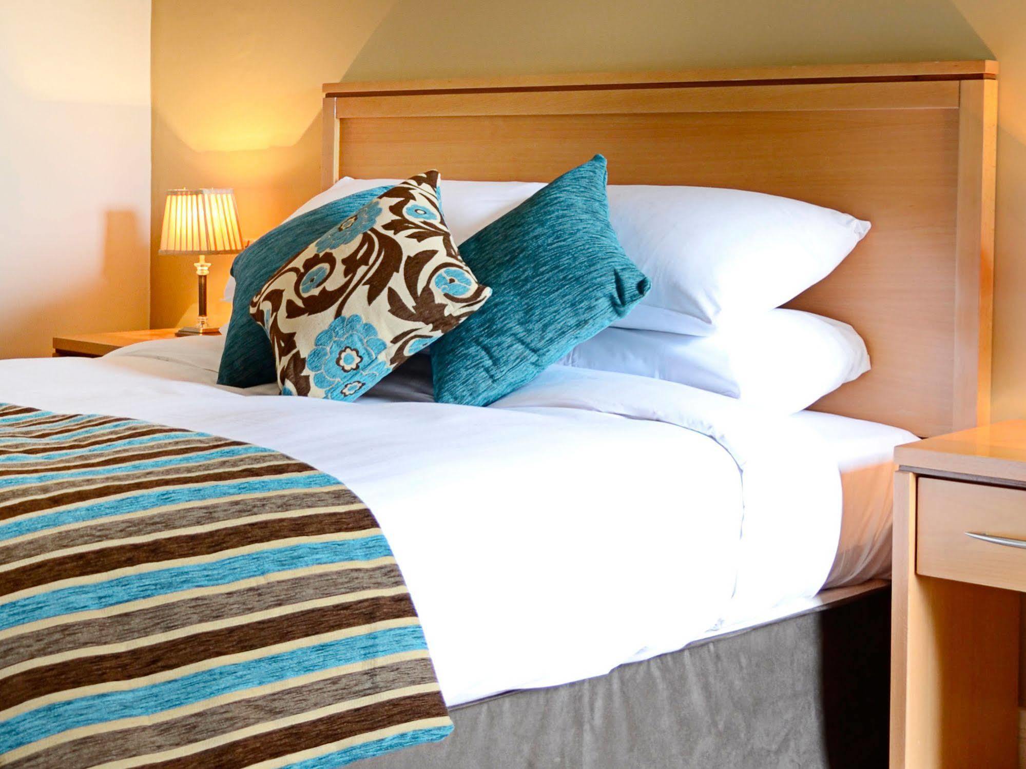 Cill Aodain Court Hotel Kiltimagh Esterno foto