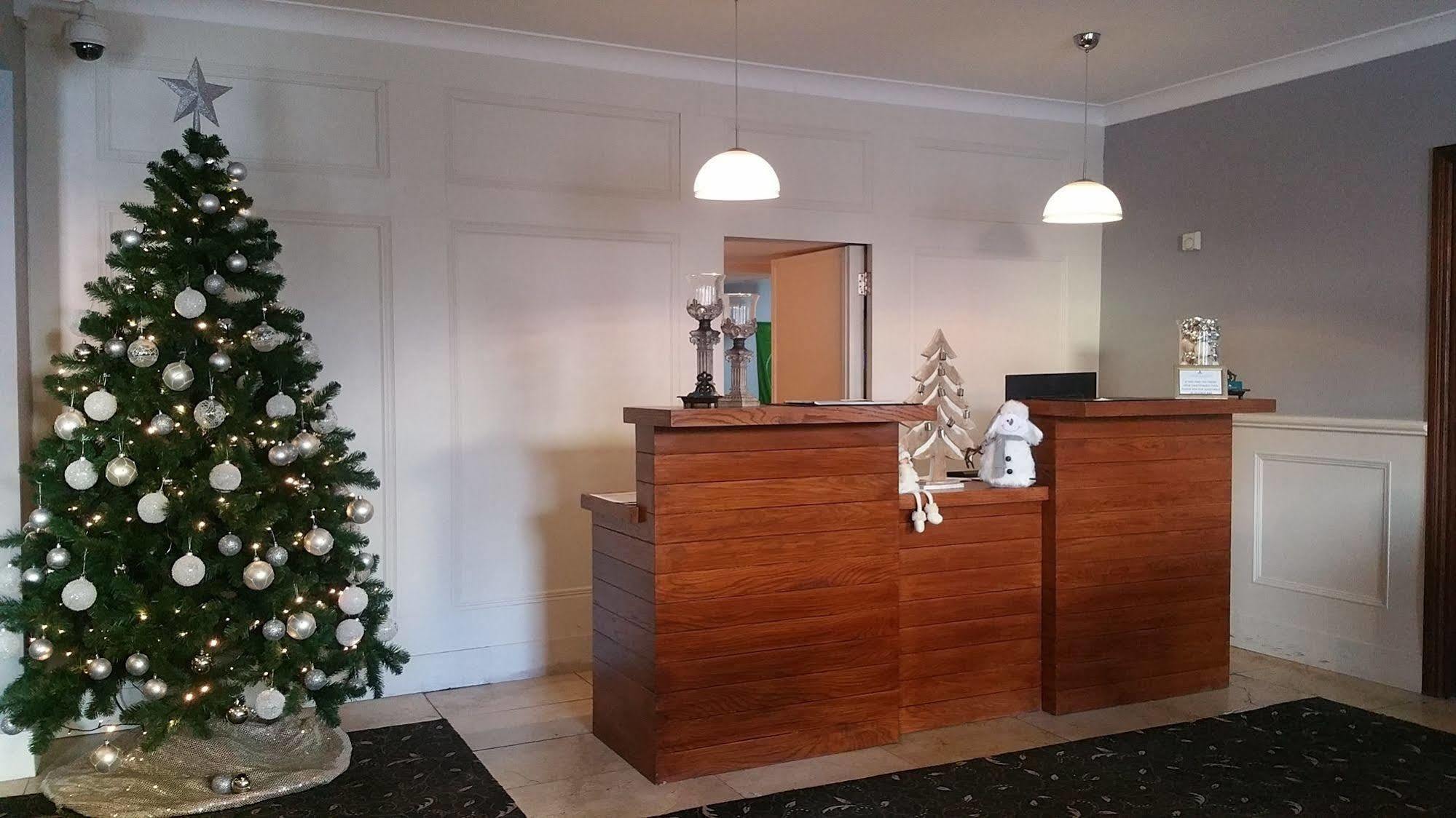Cill Aodain Court Hotel Kiltimagh Esterno foto